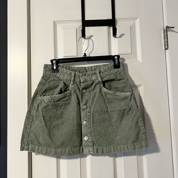 Green corduroy mini skirt - Picture 2 of 5